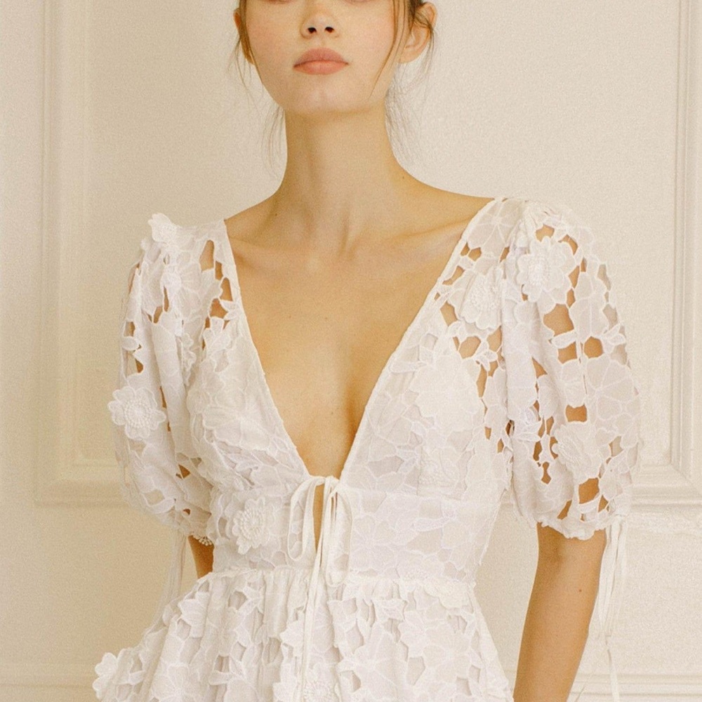 Elegant Eyelet Lace Women's Dress